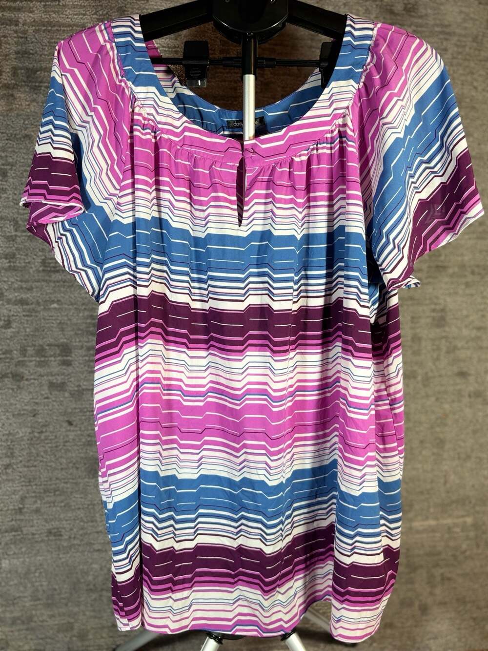 Daisy Fuentes Women's Plus Size 3X Geometric Stripe Print Short Sleeve